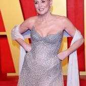 Sharon Stone lució un bustier ojos de gato y falda de lentejuelas (EFE)