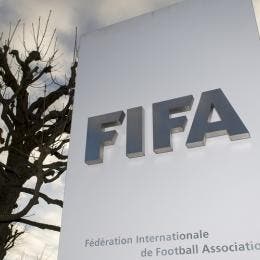 FIFA suspende contratos de futbolistas extranjeros en Ucrania y Rusia