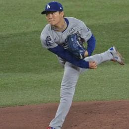 El duelo, disputado en el Rogers Centre de Toronto, marcó el cierre de los dos primeros encuentros del Clásico de Otoño, antes de que la serie se traslade al Dodger Stadium
