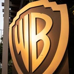 Warner rechaza oferta de Paramount