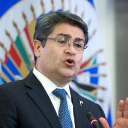 Juan Orlando Hernandez agradece Trump.jpg