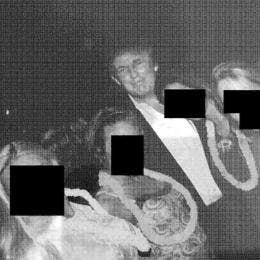 Donald Trump acompañado de varias mujeres