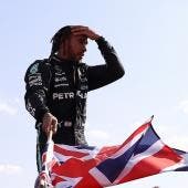 Lewis Hamilton es nombrado caballero por el Príncipe Carlos