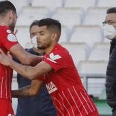 ‘Tecatito’ Corona debuta en la derrota de Sevilla ante Betis en Copa del Rey
