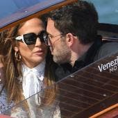 Jennifer Lopez y Ben Affleck se casan en una pequeña ceremonia familiar.