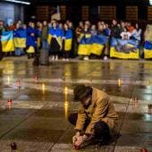 Ucrania busca justicia recuerda a las víctimas del bombardeo del Teatro de Mariúpol