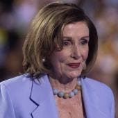 Pelosi se somete ‘con éxito’ a operación de cadera tras lesión en Luxemburgo
