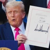 Trump firma su ‘gran y hermosa’ ley fiscal durante evento por el 4 de julio