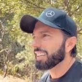 Poncho de Nigris y su hijo son perseguidos por un oso