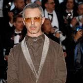  Jeremy Strong