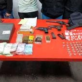 Decomiso de armas y droga