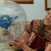 Fue autora de más de 40 libros de divulgación científica y cientos de artículos, y fue reconocida con múltiples distinciones, entre ellas el Premio Kalinga de Popularización de la Ciencia
