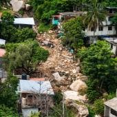 Viviendas afectadas un año después del huracán John en Acapulco