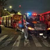 Tras el choque, los agentes realizaron cortes a la circulación para evitar otros incidentes y subieron al transporte para verificar si había personas lesionadas