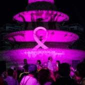 desfilan bodypaint Guadalajara cancer mama.jpg