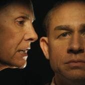 Al final, Monster: The Ed Gein Story no pretende ofrecer respuestas, sino sembrar dudas.