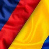 Bandera de Ucrania y Rusia simbolizando el conflicto marítimo entre ambos países.