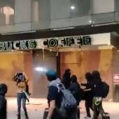 encapuchados vandalizan comercios marcha pro Palestina CDMX.jpg