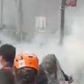 explota artefacto marcha 68 CDMX policias.jpg
