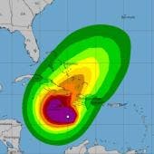 Las proyecciones estiman que Melissa podría descargar entre 38 y 63 centímetros de lluvia en partes del sur de la Española y Jamaica,