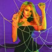 Pop, Horror y Glamour: Por Qué Turn Off the Light es el Álbum Perfecto para Octubre
