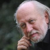 Entre la miseria, la ironía y la trascendencia, László Krasznahorkai se alza como un cartógrafo del fin del mundo