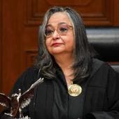 recibe premio internacional Norma Pina.jpg