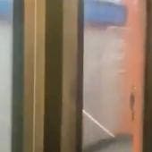 se avienta joven Metro Panteones.jpg