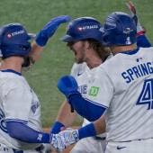 Durante las tres primeras entradas, los Dodgers mantuvieron el control parcial del juego, pero la historia cambió en la cuarta entrada.