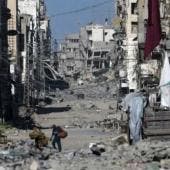 Vista de una calle en la ciudad de Gaza arrasada por los ataques israelíes