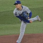 El duelo, disputado en el Rogers Centre de Toronto, marcó el cierre de los dos primeros encuentros del Clásico de Otoño, antes de que la serie se traslade al Dodger Stadium