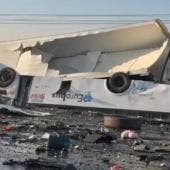 Choque entre dos tráileres provoca volcadura de una vagoneta