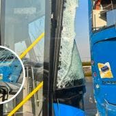 Al lugar acudieron paramédicos del Escuadrón de Rescate y Urgencias Médicas (ERUM), así como elementos de Protección Civil, quienes atendieron a los usuarios