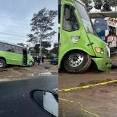 Más temprano, bomberos capitalinos atendieron una fuga de agua potable en la misma avenida