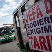 El incremento aprobado quedó lejos de esa cifra, pero fue suficiente para apaciguar el conflicto y garantizar la continuidad del servicio sin bloqueos en la capital.