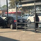 El hombre, de entre 70 y 75 años de edad, viajaba solo. Al lugar arribaron servicios de emergencia, quienes confirmaron que ya no contaba con signos vitales.