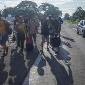 optan migrantes establecerse Mexico.jpg