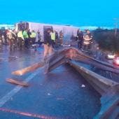 volcadura autobus Apodaca al menos 8 muertos.jpg