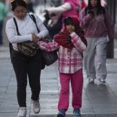 Las autoridades capitalinas exhortaron a la población a extremar precauciones, especialmente en zonas altas, y a mantenerse informada a través de los canales oficiales.