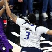 Anthony Davis reaparece tras lesión 