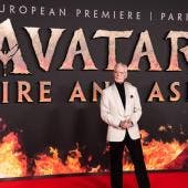 Avtar recuada más de mil millones