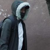 Las autoridades recomendaron a la población usar al menos tres capas de ropa, preferentemente de algodón o lana