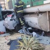 Una vez liberado, el automovilista fue trasladado para recibir atención médica, sin que hasta el momento se haya informado oficialmente sobre la gravedad de sus lesiones.