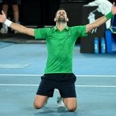 Djokovic regresa a la final de un Grand Slam tras vencer a Sinner 