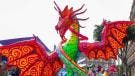 De acuerdo con la tradición, los alebrijes son seres imaginarios que combinan rasgos de animales reales y fantásticos