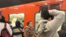 suspenden servicio Linea 3 Metro personas vias.jpg