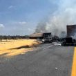 VIDEO | Carambola en carretera de Jalisco deja al menos cuatro autos incendiados