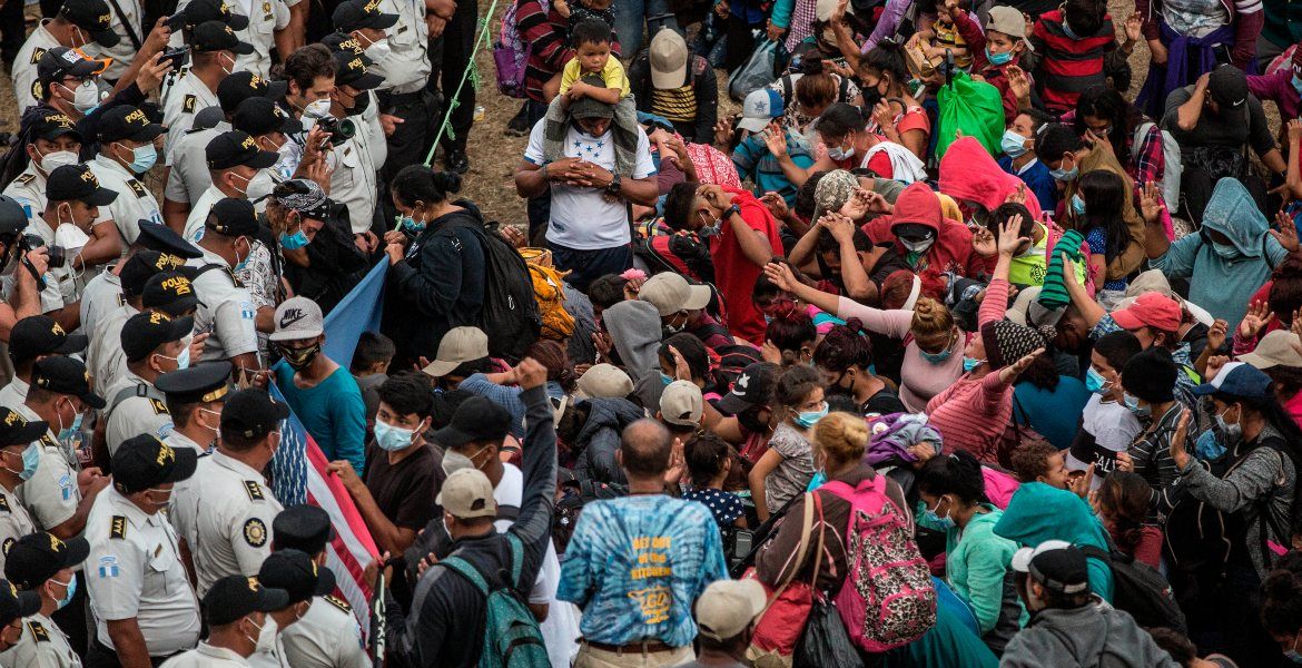 Guatemala acusa a Honduras de 'incumplir' acuerdos para disuadir a caravana