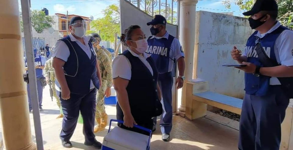 Inicia vacunación contra Covid-19 de maestros en Campeche