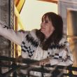 Cristina Fernandez sale balcon desde arresto domiciliario